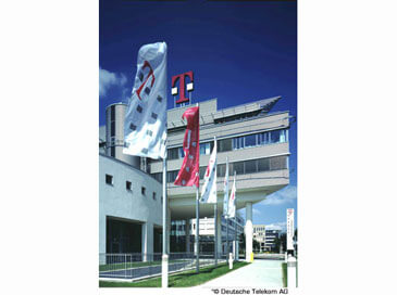 Deutsche Telekom Builds Massive Data Center (150,000m2)