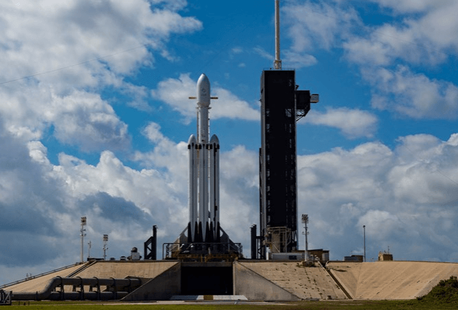 SpaceX successfully launches Arabsat 6A