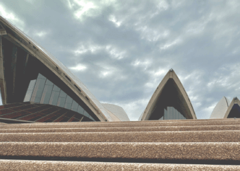 Telstra and Optus Extend 3G Network Closure to October 2024