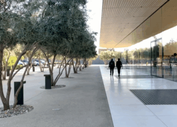 Apple Expands U.S. Supply Chain with Coherent, Broadcom, GF, Amkor, Corning