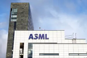 ASML Lifts Full-Year Forecast, Expands EUV and DUV Capacity for AI Era